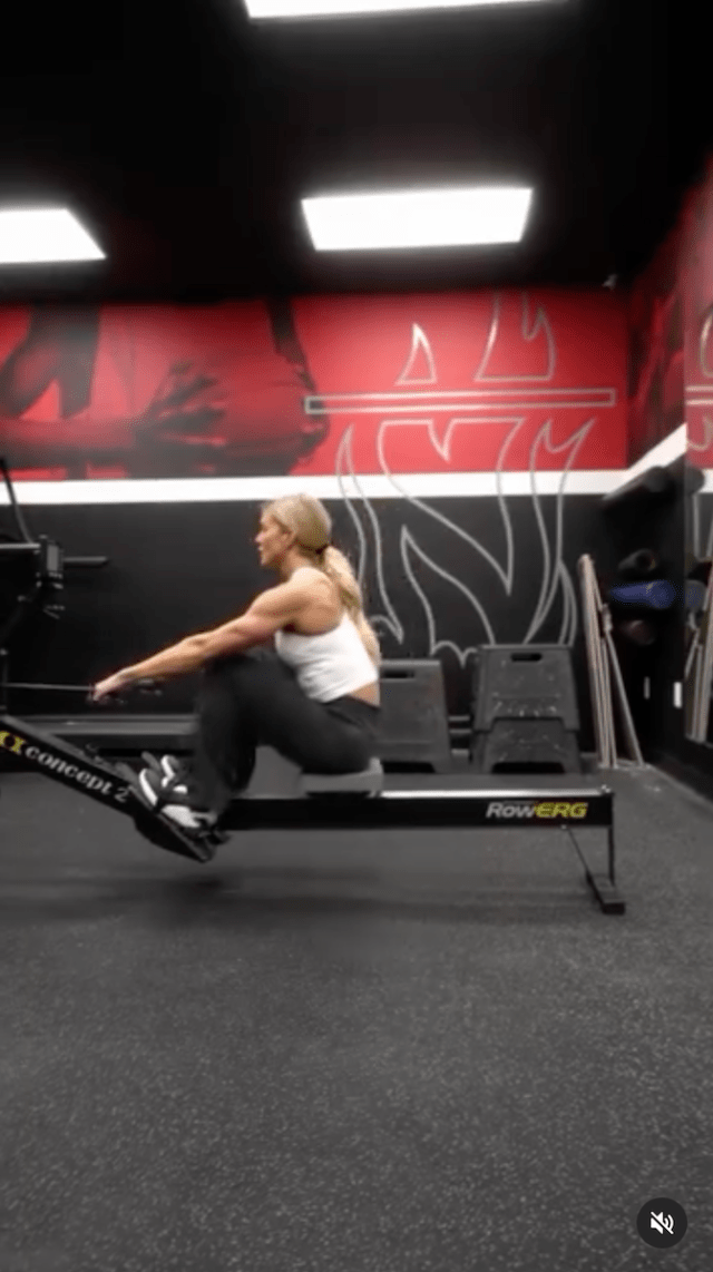 Influencer Brooke Ence in Two-Piece Workout Gear Shares Deadlift ...