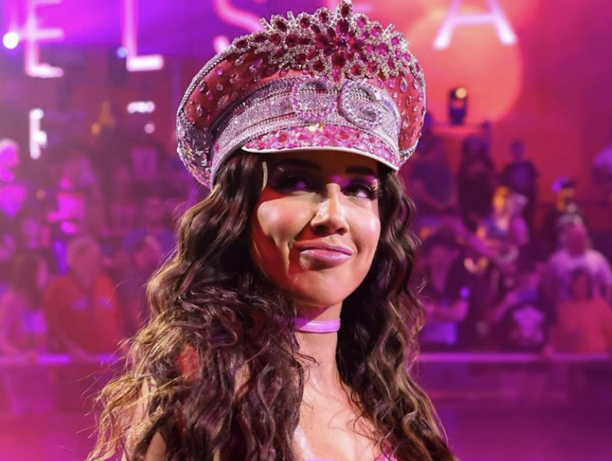 WWE’s Chelsea Green in Two-Piece Workout Gear Shares “Confessionals” WWE’s Chelsea Green in Two-Piece Workout Gear Shares “Confessionals”