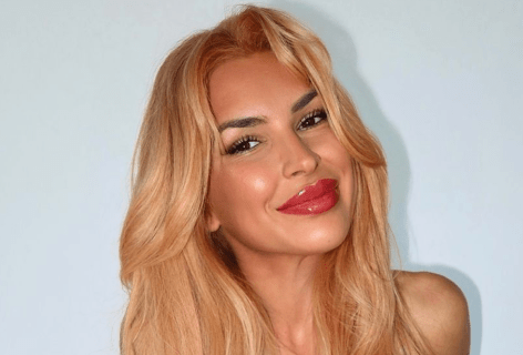 Influencer Elisabeth Rioux in Two-Piece Workout Gear Shows Off New Line