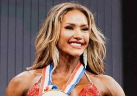 Bodybuilder Francielle Mattos in Two-Piece Workout Gear Says “This is Wellness”