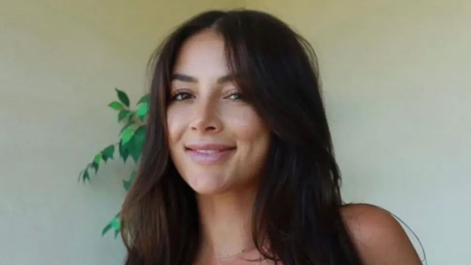 Influencer Gabriella Abutbol in Two-Piece Workout Gear "Shares Some