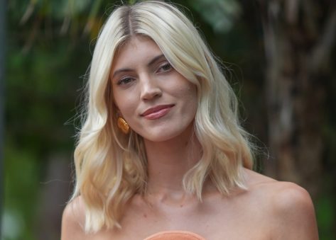 Model Devon Windsor Shows Off Fit Body Tanning, "Forever a Sun Girly"