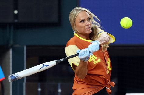 Softball Legend Jennie Finch in Two-Piece Workout Gear is "Legit"