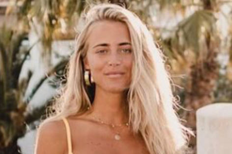 Influencer Janni Delér in Two-Piece Workout Gear Goes on a Hike