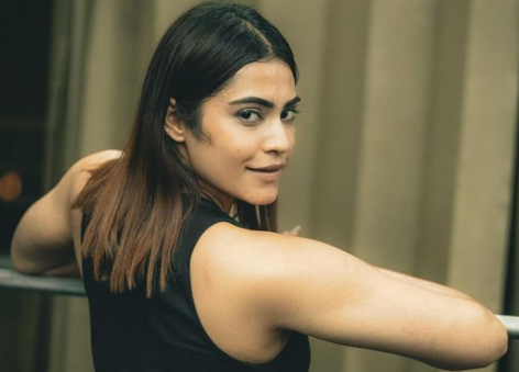 Singer Kritika Malik in Workout Gear Says “My Brother is the Best Trainer”