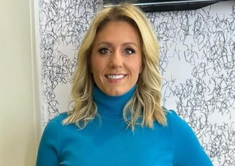 NBC Sports Host Rebecca Lowe in Two-Piece Workout Gear Has "Moment of Peace"