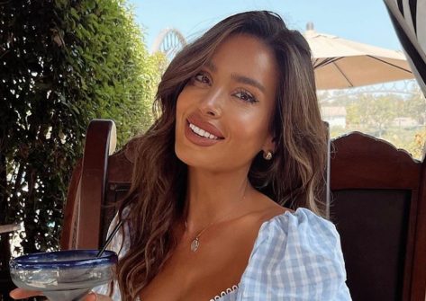 Influencer Sarah Stage in Two-Piece Workout Gear Enjoys “Wellness Month”