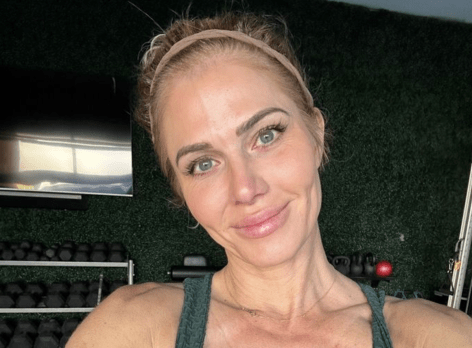 Influencer Torrie Wilson in Two-Piece Workout Gear Asks “What’s One of Your Peaceful Places?”