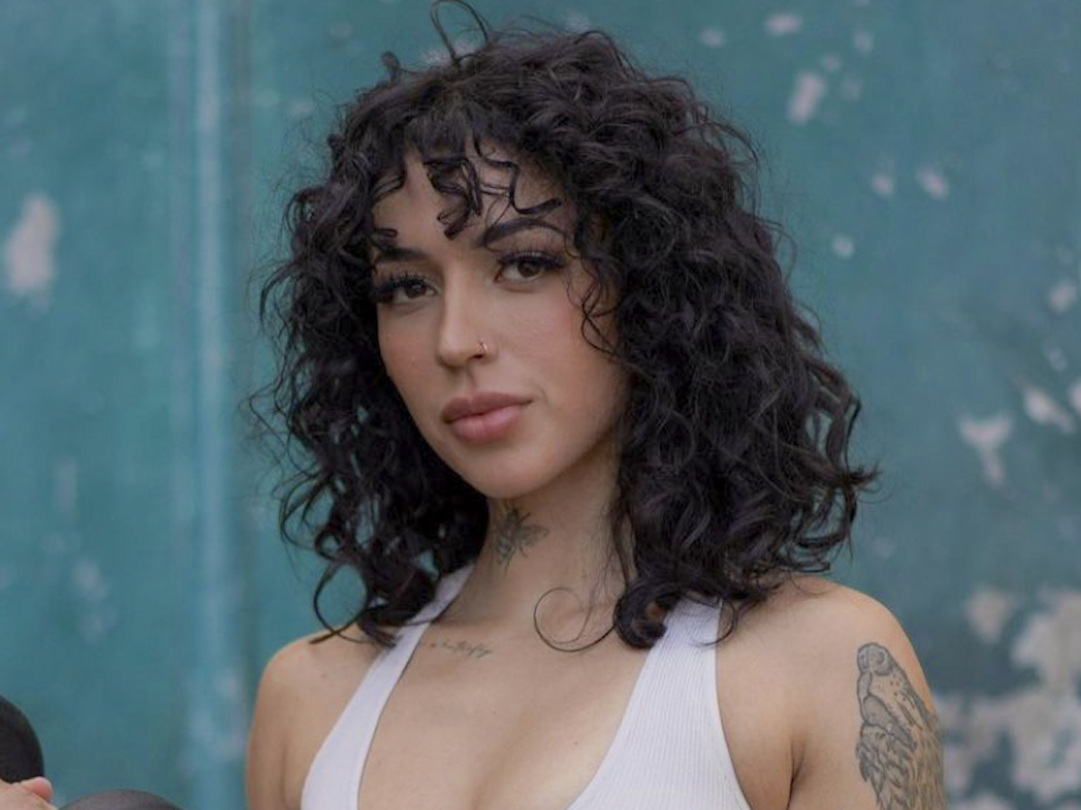 Fitness Model Bianca Taylor in Two Piece Workout Gear Says "You're in