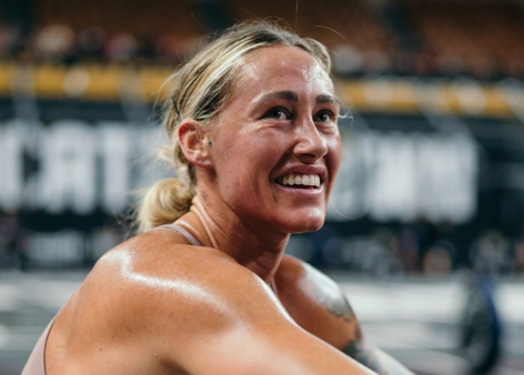 CrossFit Athlete Danielle Brandon in Two-Piece Workout Gear is “Full of Gratitude”