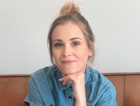 The 100 Stunner Eliza Taylor in Two-Piece Workout Gear Says “We Did It!”