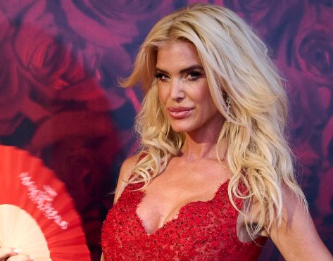 Stunner Victoria Silvstedt in Two-Piece Workout Gear is “Back at it”
