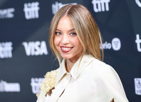 Sydney Sweeney in Two-Piece Workout Gear Looks Unrecognizable as "Christy Martin"