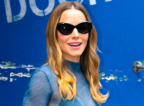 Nobody Wants This Star Kristen Bell in Two-Piece Workout Gear Says “Thank You” to Fans