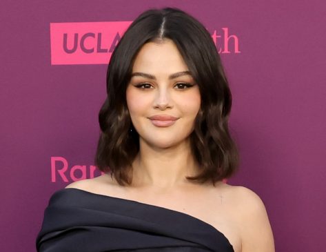 Selena Gomez in Two-Piece Workout Gear is "Reflecting on Emilia Pérez"