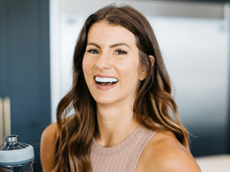 Fitness Trainer Jen Widerstrom in Two-Piece Workout Gear Says “Block Out Time to Move”