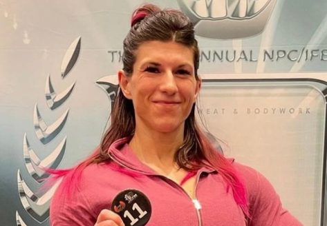 Bodybuilder Julia Danielle Whitesel in Two-Piece Workout Gear Shares “Back Day Workout”