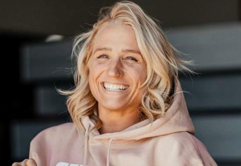 CrossFit Athlete Kelsey Kiel in Two-Piece Workout Gear is “Grateful”