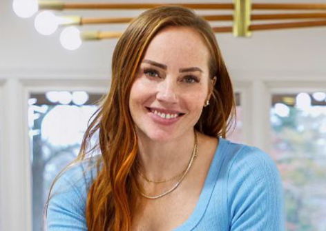 Good Bones Star Mina Starsiak Hawk in Two-Piece Workout Gear Says “Hit the Gym”