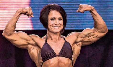 Bodybuilder Wendy McCready in Two-Piece Workout Gear Shares “Friday Sesh”