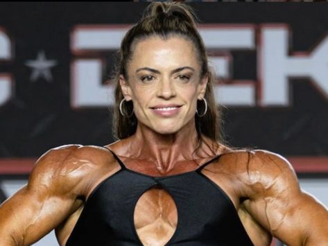 Bodybuilder Ivie Rhein in Two-Piece Workout Gear Says “Thank You So Much”