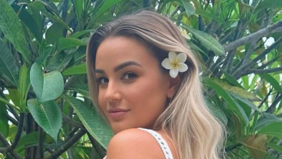 Fitness Influencer Karina Irby in Two-Piece Workout Gear is "Off to Get