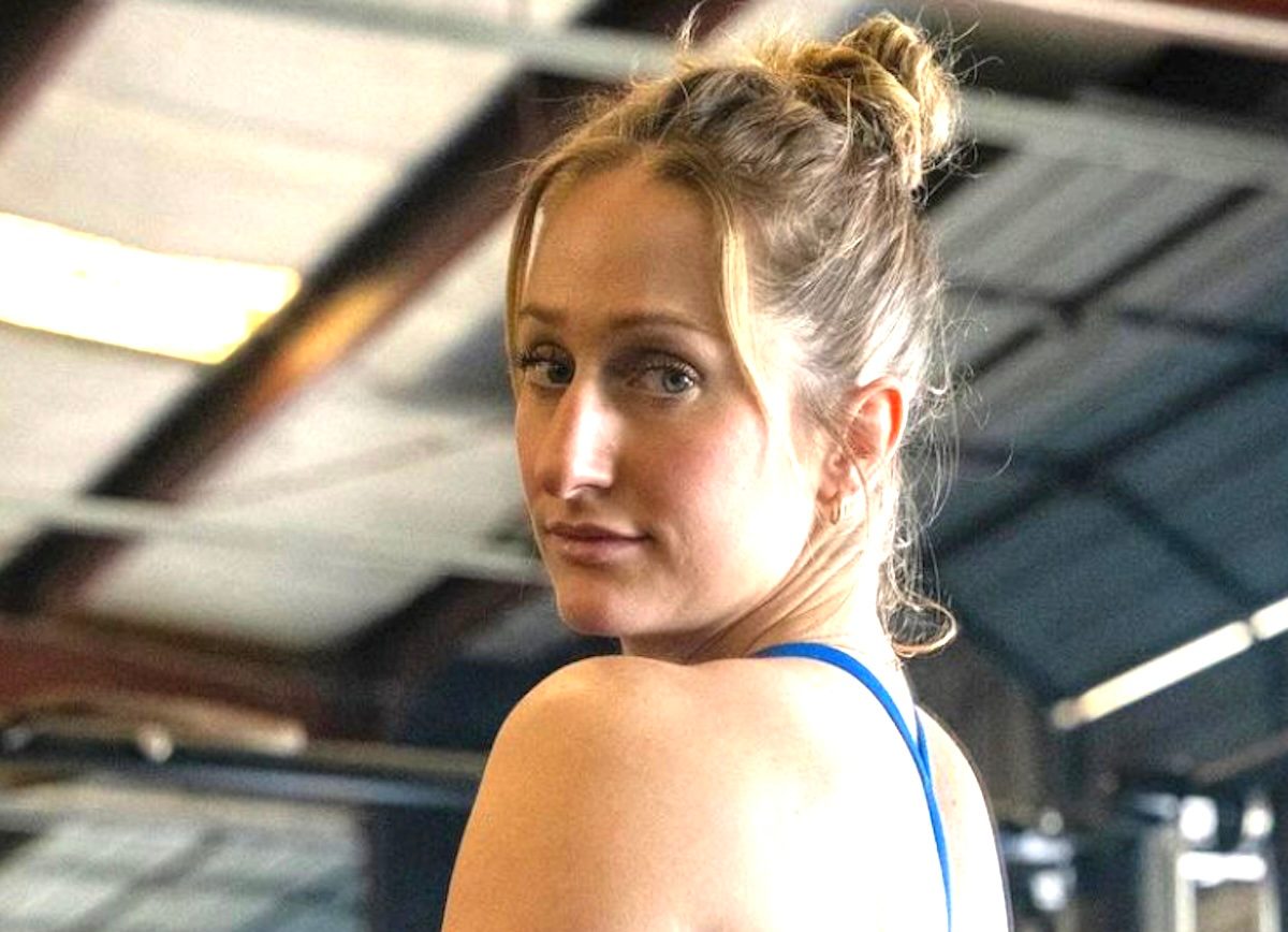 Olympic Weightlifter Maddison Pannell in Two-Piece Workout Gear Shares