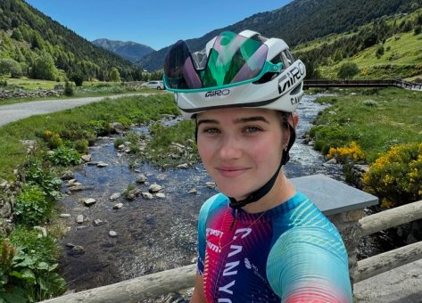 Cycling Beauty Neve Bradbury in Two-Piece Workout Gear is "Looking Good"