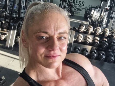 Bodybuilder Tiana Flex in Two-Piece Workout Gear Says “Let’s Go!”
