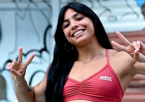Crossfit Athlete Zummer Pagan in Two-Piece Workout Gear Says “Here’s to Strong Women”