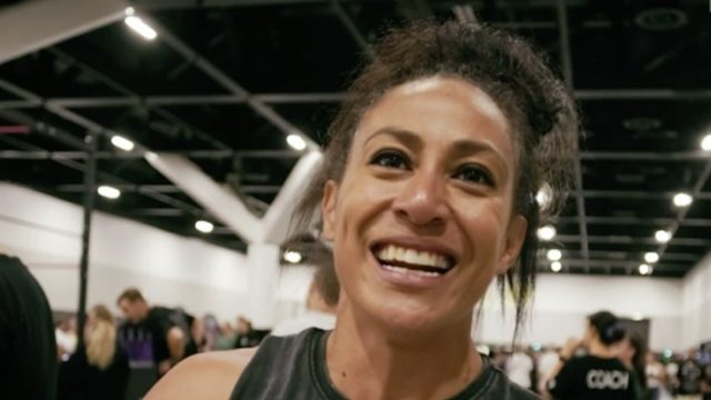 CrossFit Athlete Alethea Boon in Two-Piece Workout Gear Shares "30-Day Challenge"