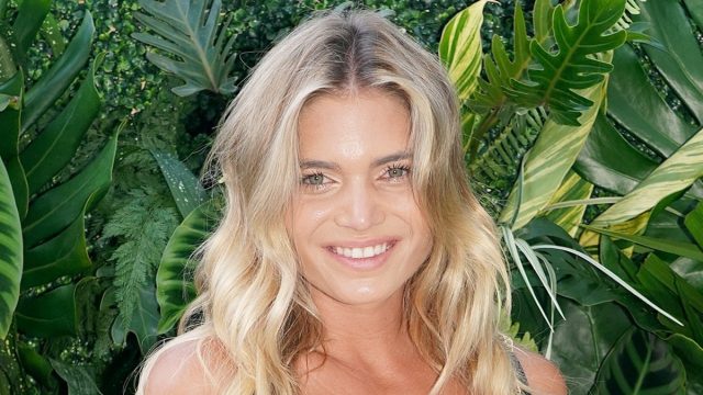 Influencer Morgan Ketzner in Two-Piece Workout Gear Asks "Do You Play Tennis"