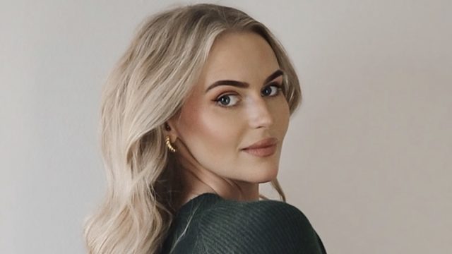 Influencer Anna Nystrom in Two-Piece Workout Gear Enjoyed "Last Days of November"