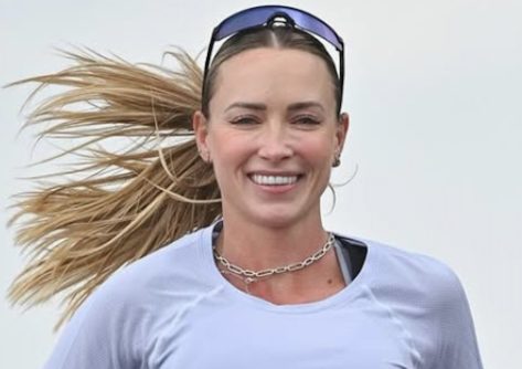 World Record-Holding Stunner Sophie Grace Holmes in Two-Piece Workout Gear Shares "Gym Session This Morning"