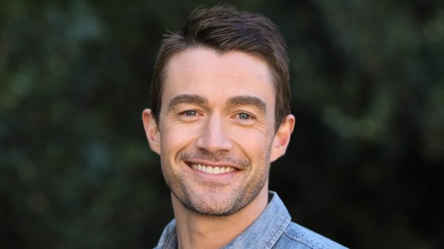 Hallmark Hunk Robert Buckley in Two-Piece Workout Gear is "Always a Vibe"