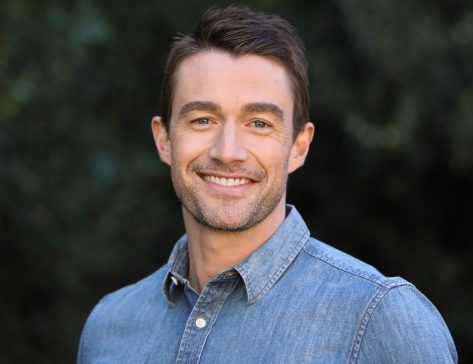 Hallmark Hunk Robert Buckley in Two-Piece Workout Gear is "Always a Vibe"