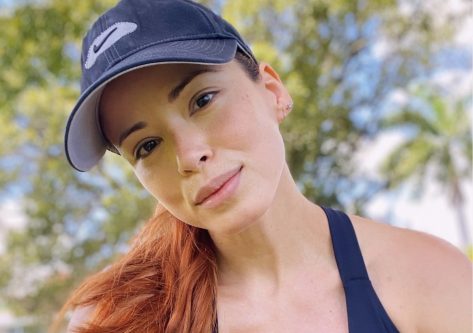 Fitness Influencer Ana Delia De Iturrondo in Two-Piece Workout Gear is "Stronger Every Day"
