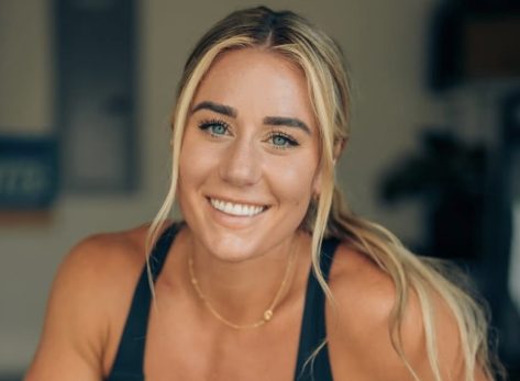 CrossFit Stunner Brooke Wells in Snug Sports Bra and Shorts Shares 'Training Diaries'