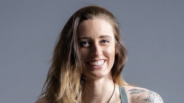 Rock Climber Alex Johnson in Two-Piece Workout Gear Does "Team Sesh"