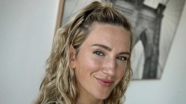 Tennis Star Victoria Azarenka in Two-Piece Workout Gear Says "Here I Am"