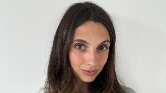 Pilates Guru Lottie Murphy in Two-Piece Workout Gear Shares "30 Min Routine"