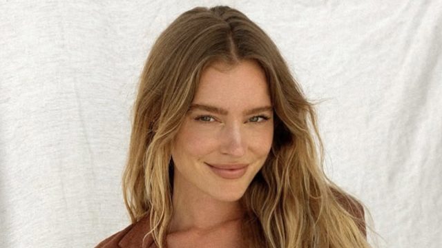 Influencer Georgia Gibbs in Two-Piece Workout Gear Shares "What I Eat in a Day"