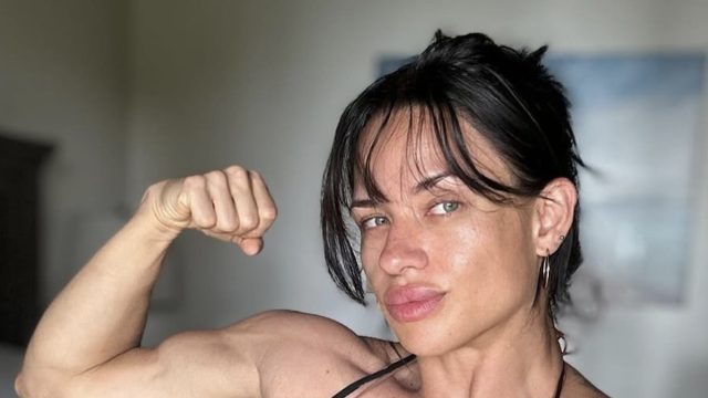IFBB Wellness Pro Renee Jewett in Two-Piece Workout Gear Says "You're More Than Enough"