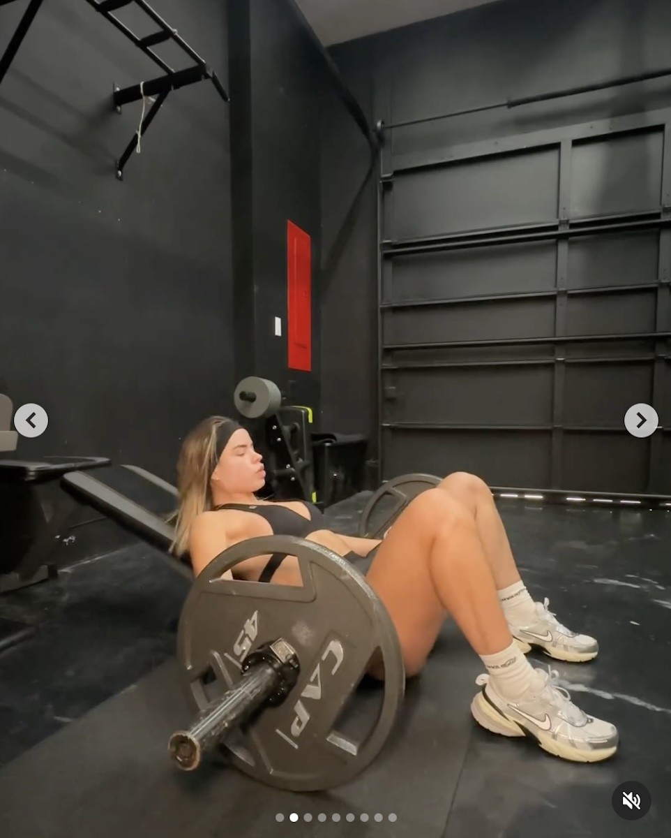Yaslen Clemente is seen using weights.