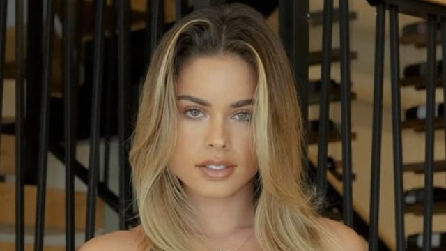 Fitness Influencer Yaslen Clemente in Two-Piece Workout Gear Says "Glutes Don't Snooze"