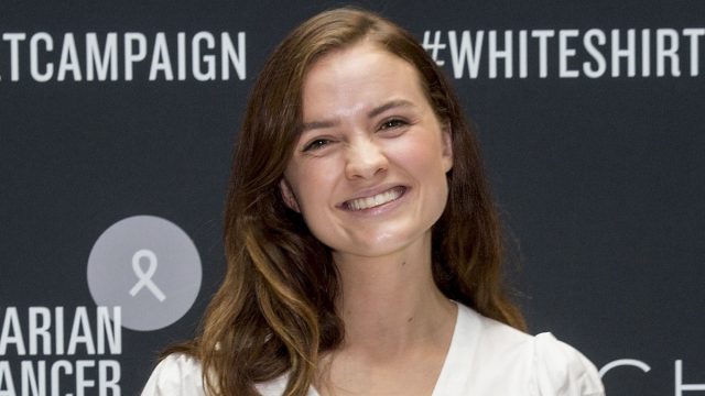 Laura Henshaw in Two-Piece Workout Gear Has "First Long Run Day Back"