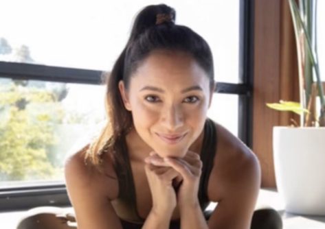 Yoga Influencer Briohny Smyth Shows Off Amazing Body: "Trust the Redirection"