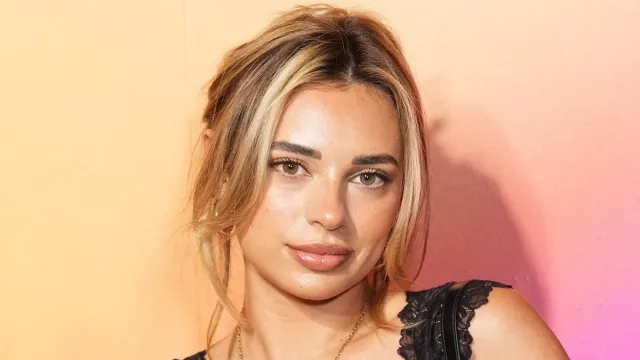 Georgia Hassarati Shows Off Amazing Body Looking "So Pretty"