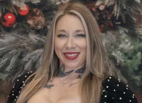 IFBB Pro Kristin Pope Shows Off Amazing Body: "You are the Director of Your Life"