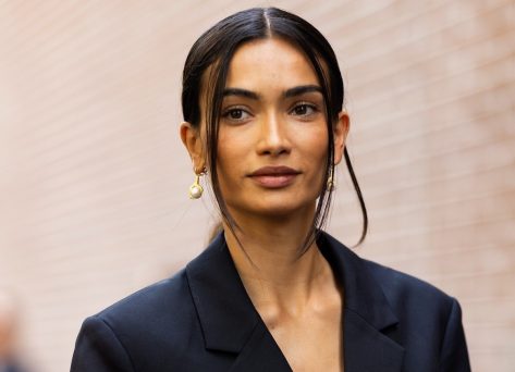 Kelly Gale Shows Off Amazing Body During "Slow Mornings by the Pool"